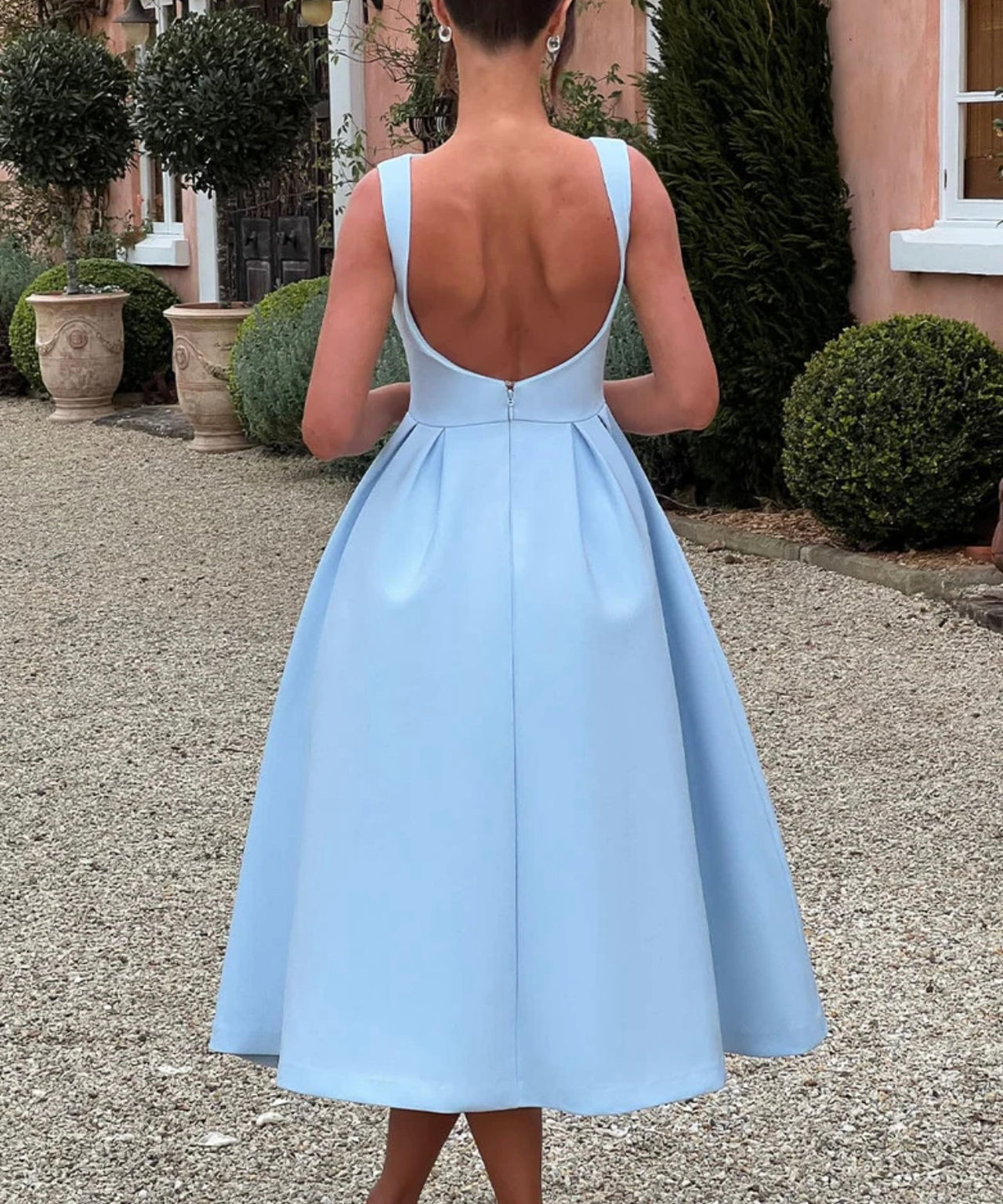 Elegant Backless Satin Dress - Image 7