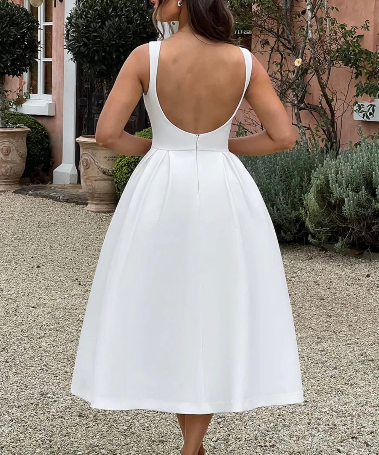 Elegant Backless Satin Dress - Image 4