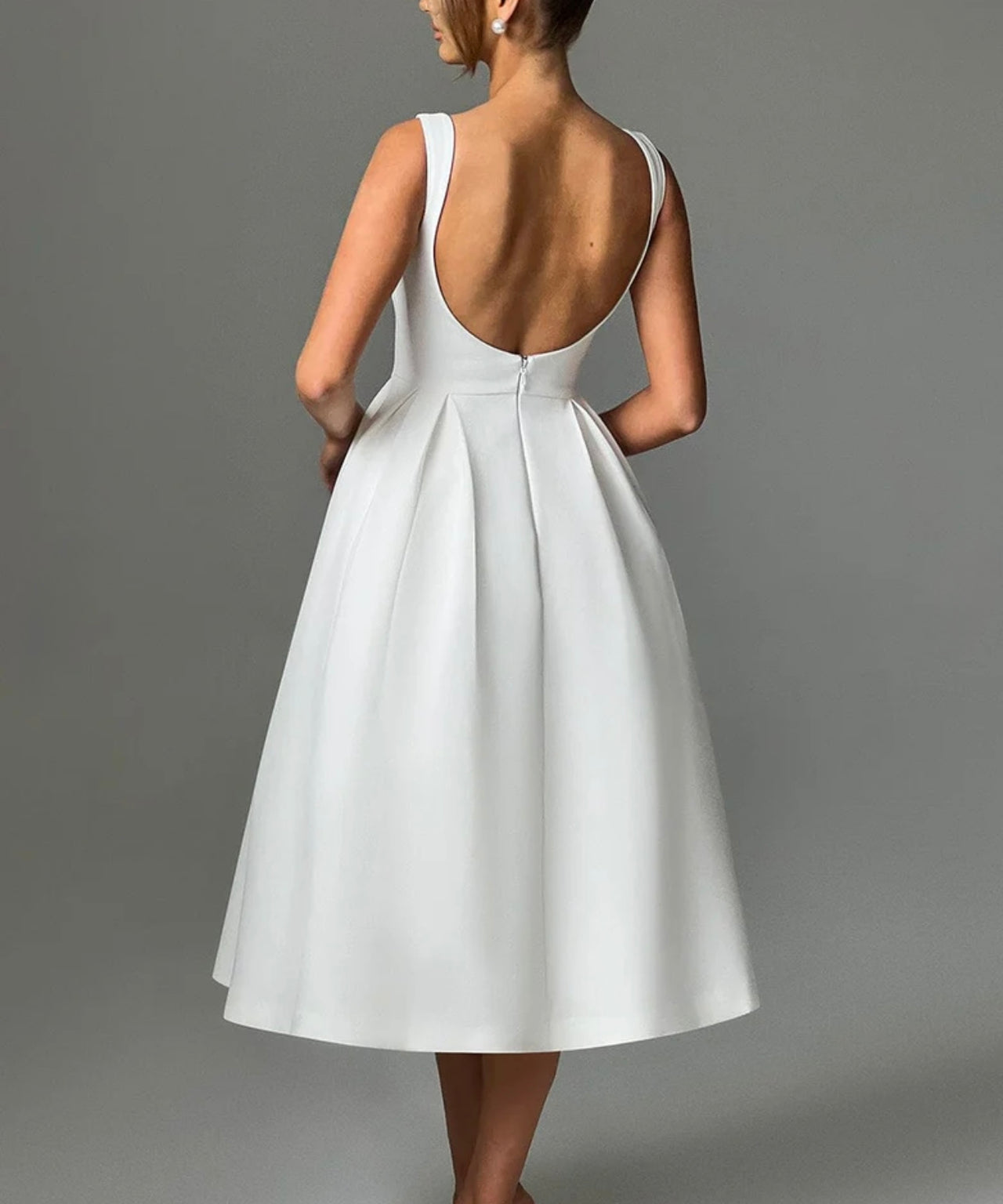 Elegant Backless Satin Dress - Image 2